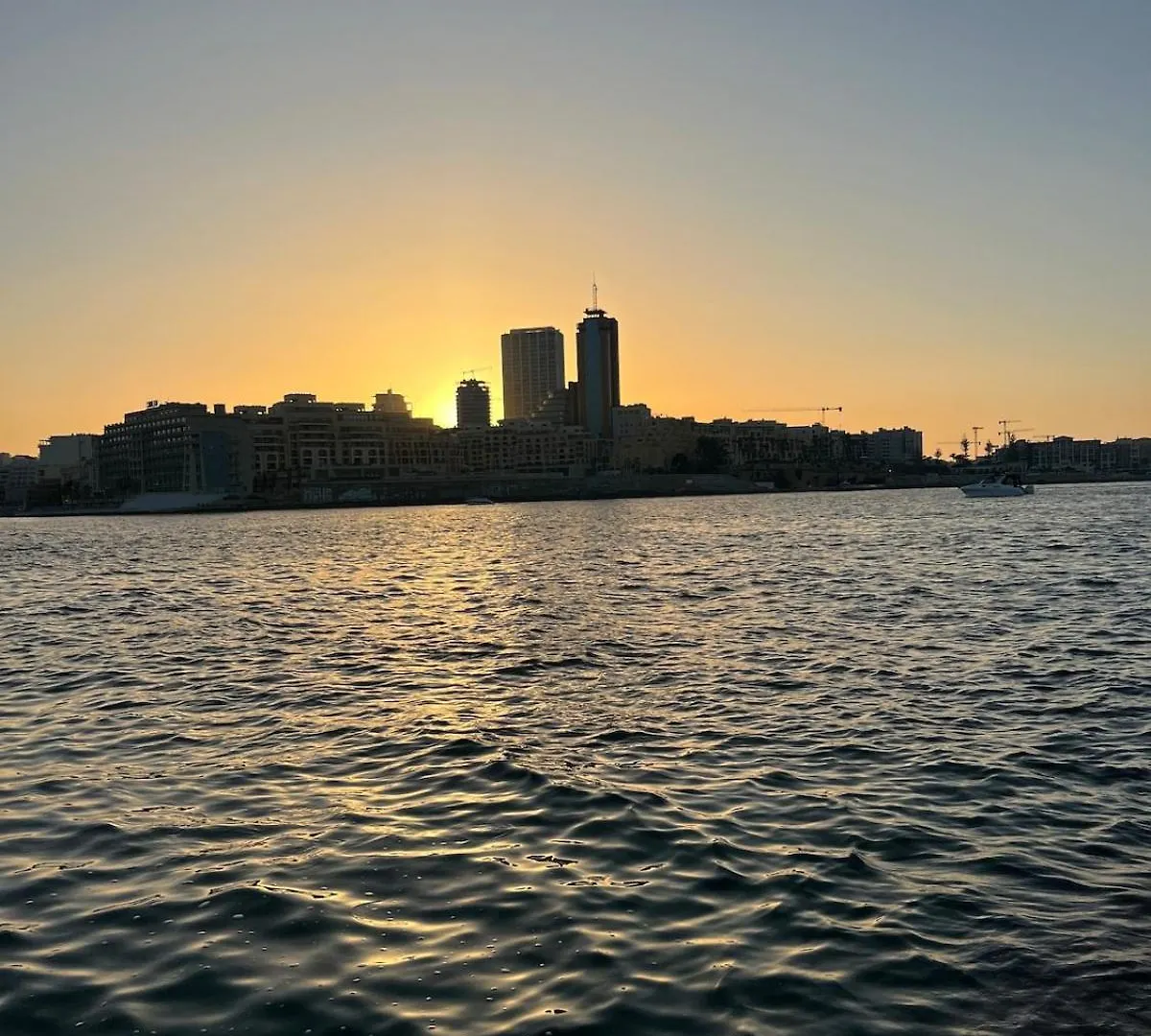 Sliema - Luxury 2Bedrooms Apartment Near The Sea!